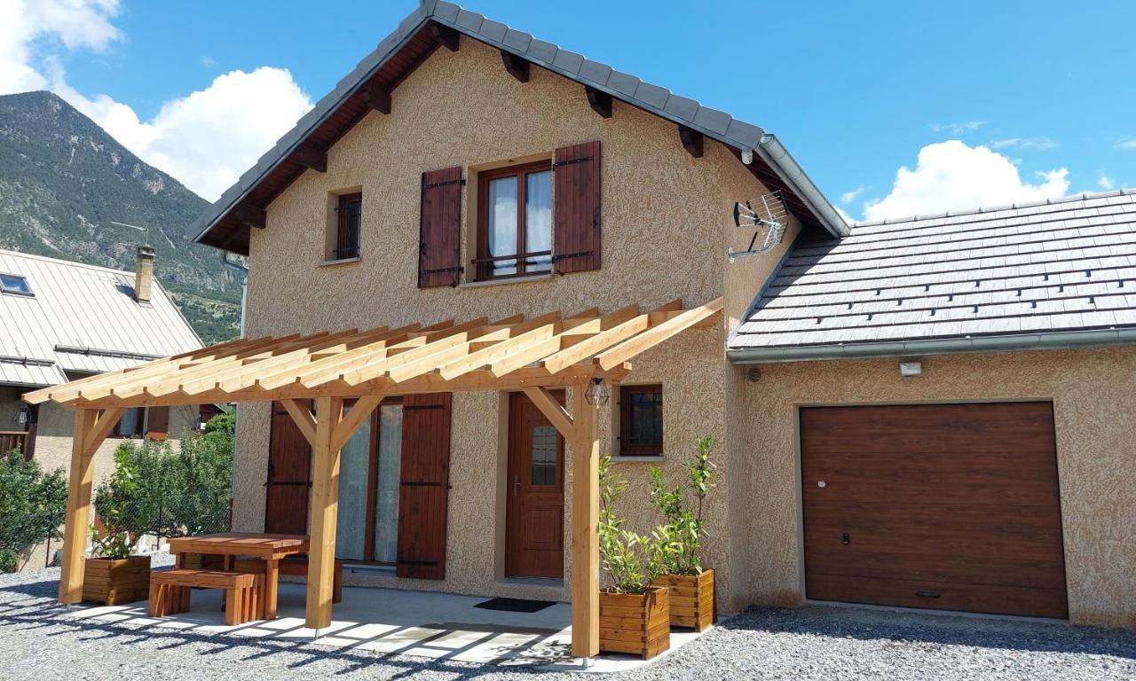 Le Pre Fleuri A Guillestre - Appartements Neufs Classes Meubles De Tourisme 3 Etoiles - Parking Privatif Exteriör bild